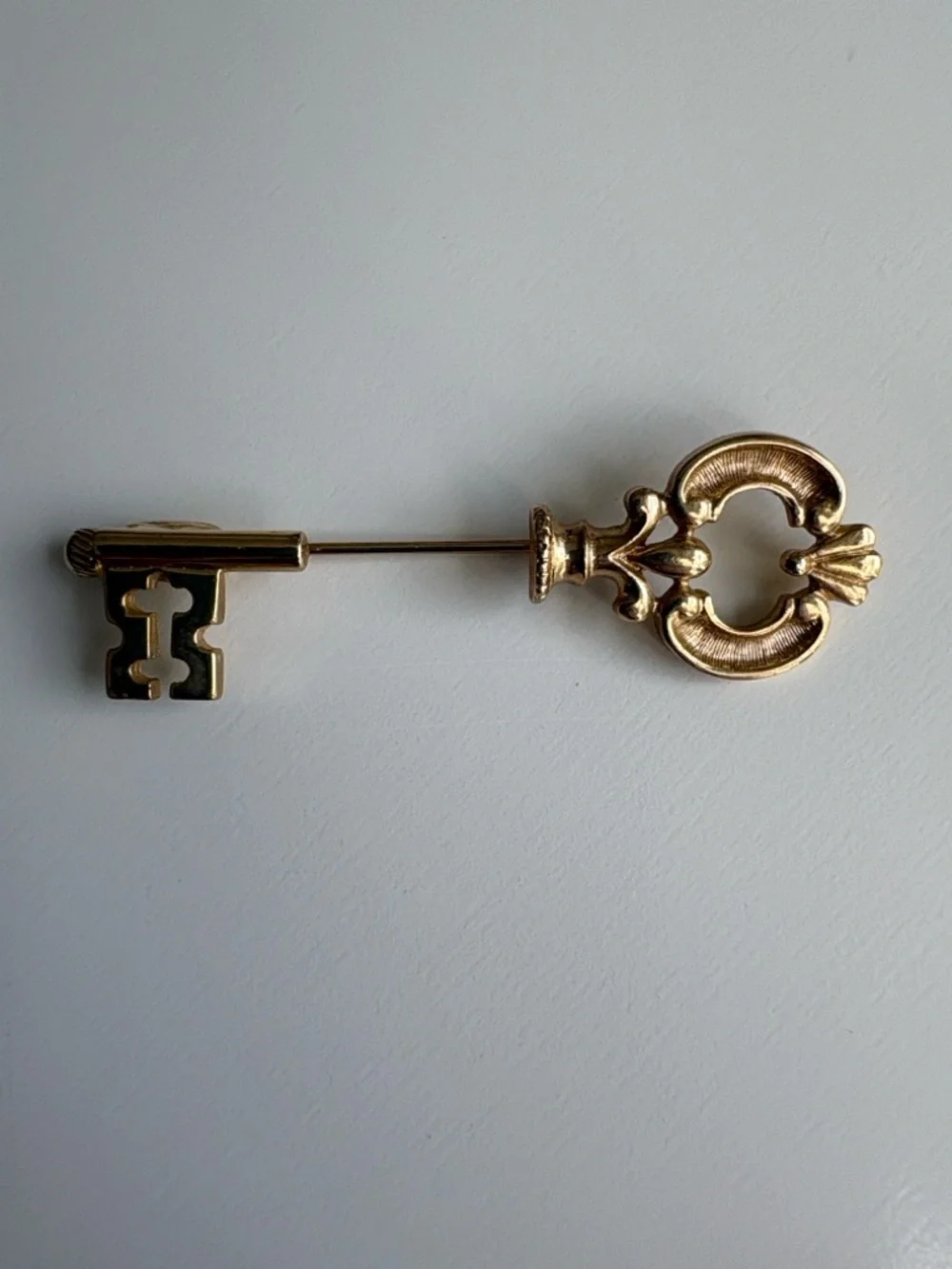 Set of 3 Vintage Avon Brooches - Picture 6 of 11